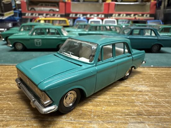 Москвич 412 цвет бирюза. 11 февраля в среду намечаем вечер в зеленых тонах и оттенках. Ставим будильник на 22-00 и пополняем коллекцию саратовских моделей!