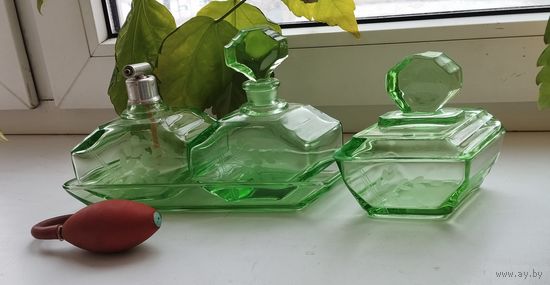 Флаконы парфюмерные (набор 4 предмета) Изумруд, Ар-деко. Германия