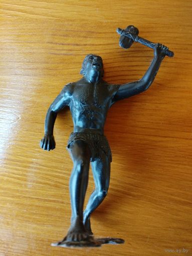 Фигурка первобытного человека.