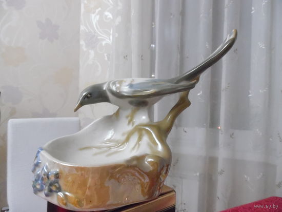 СОРОКА.ФАРФОРОВАЯ СТАТУЭТКА.КЛЕЙМО.