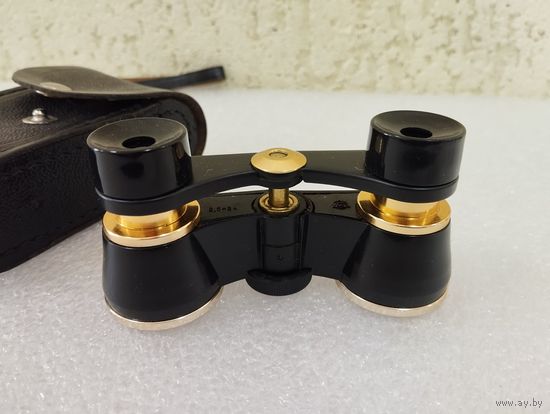 Бинокль театральный Чёрный в футляре. СССР