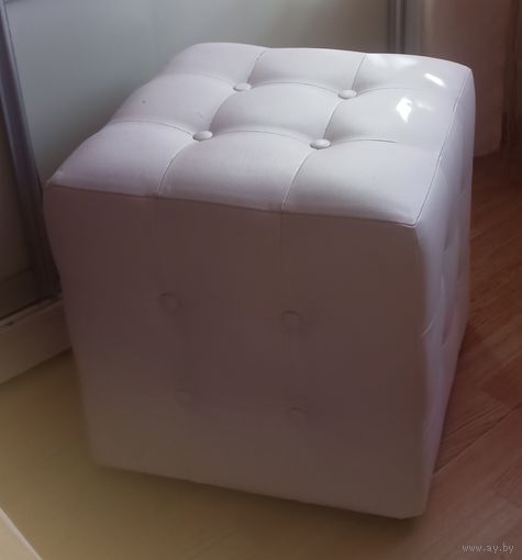 Прикроватный пуфик, 45х45х45 см.