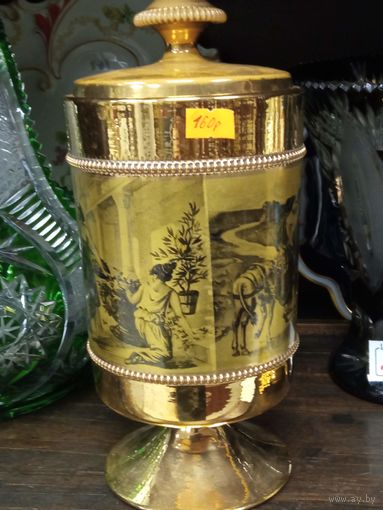 Ваза с крышкой