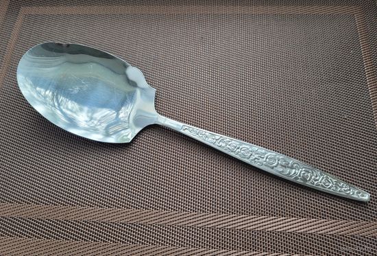 Большая сервировочная ложка, нержавеющая сталь, Япония.