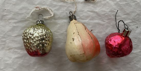 Лот елочных игрушек.