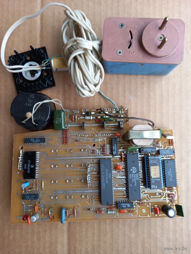 Плата с деталями (АОН) на плате несколько КМ процессор Z80
