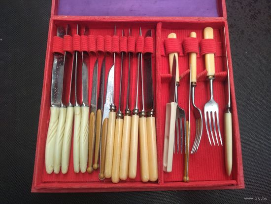 Столовый набор . Аукцион с рубля!