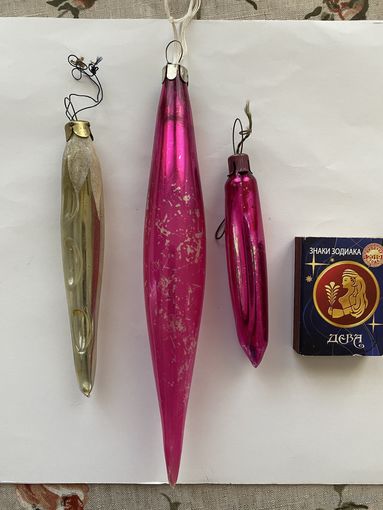 Лот елочных игрушек.