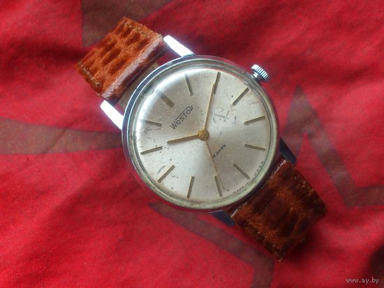 Часы ВОСТОК 2209 SLIM КОСТЮМНЫЕ из СССР 1970-х