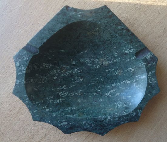 Пепельница из камня