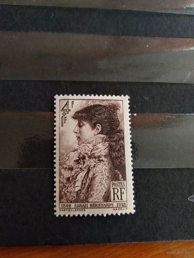 1945 Франция актриса Сара Бернар культура искусство чистая клей MNH** выпускалась одиночкой (3-10)