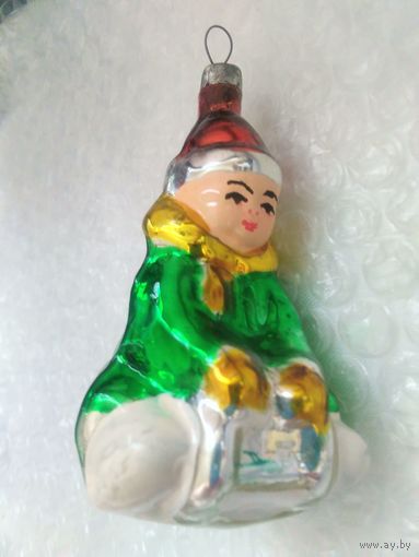 Мальчик на санках.Каталог.