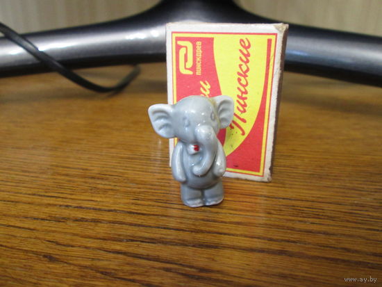 Слоник фарфор германия 60-х