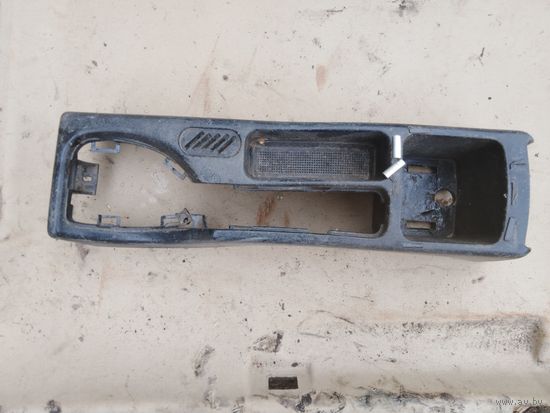 Лот 1367. Пластик вокруг ручника Opel Vectra A. Старт с 5 рублей!