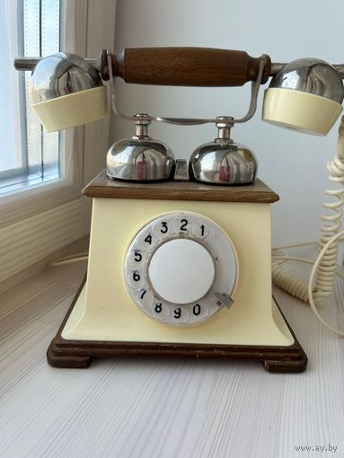 Раритетный телефон