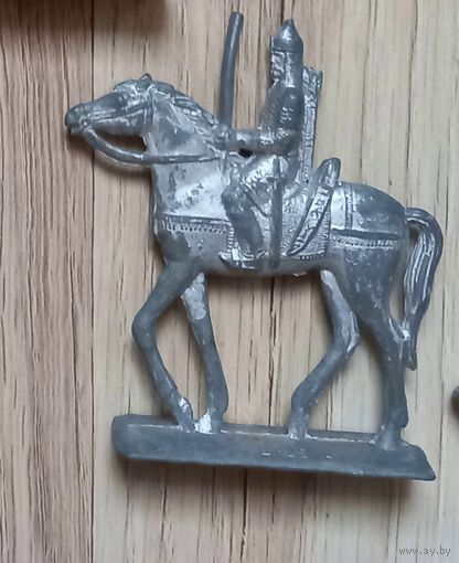 РЕДКИЙ Оловянный солдатик.ВСАДНИК на коне