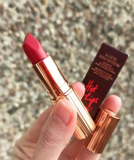 Помада Charlotte Tilbury Matte Revolution в оттенке Carina's Love