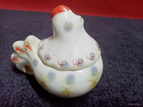 С рубля без мц. статуэтка "курочка" 9х9х7см. как шкатулка или для специй.