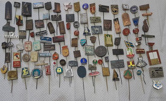 С РУБЛЯ/ шт. Коллекция. 100 импортных значков, фрачники. Микс, все разные.