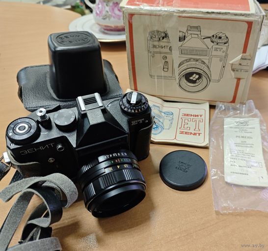 Фотоаппарат Зенит. Обьектив Гелиос 44м-4. Состояние нового. Комплект