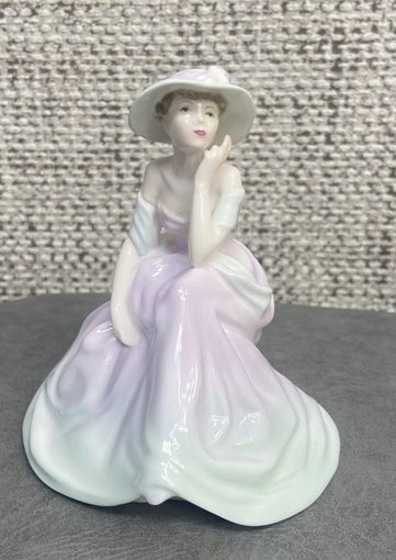 Декоративная статуэтка COALPORT Fascination. Англия. 1990 год. 11 х 9.5 см.