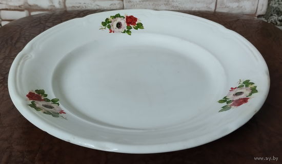 Тарелка сервировочная. Конаковский фаянсовый завод им. Калинина (Конаково), 1974-1991 гг.