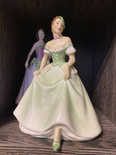 Статуэтка фарфор. Клеймо Англия