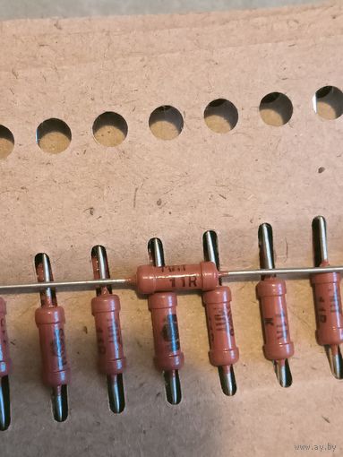 Резистор МЛТ-0,5 (11 Ом, цена за 1шт).