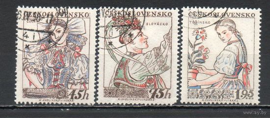 Народные костюмы Чехословакия 1957 год 3 марки