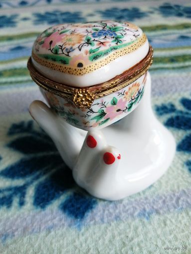 Шкатулка фарфор.