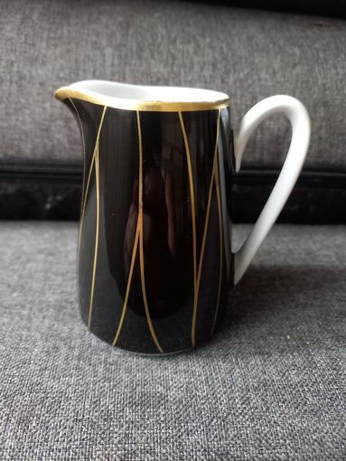 Сливочник фарфоровый ГДР, времен СССР.