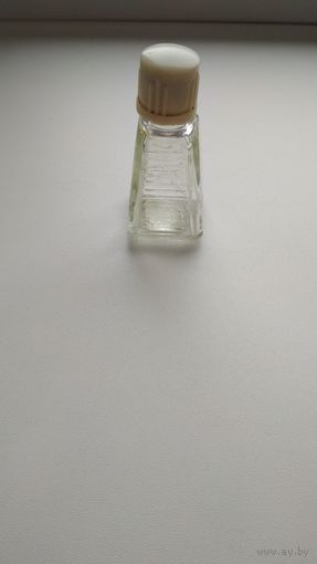Флакончик от духов.