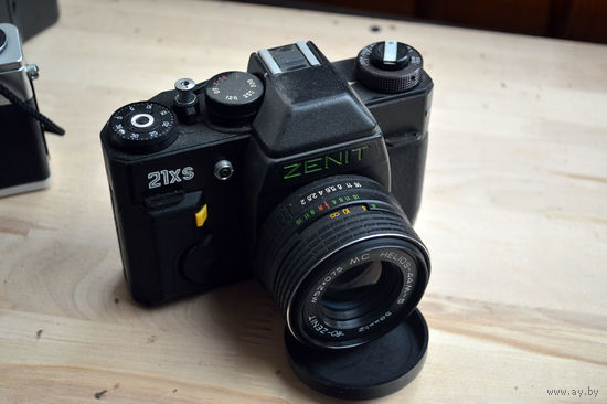 Фотоаппарат Зенит 21XS с объективом Гелиос 44м-5