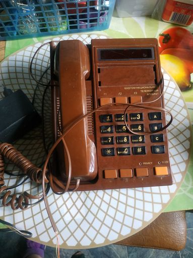 Телефон с определителем .