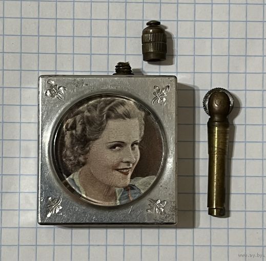 Зажигалка. Бензин. Алюминий, латунь. Дембельское или окопное творчество. Кремня нет.