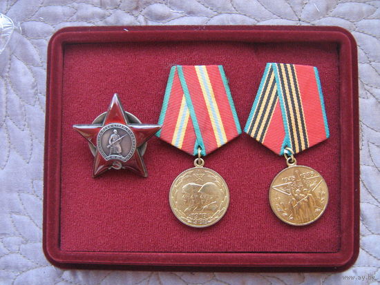 Планшетик универсальный с поролоновой вставкой.