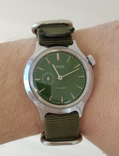 Часы Восток. 2403. На ходу. Редкие.