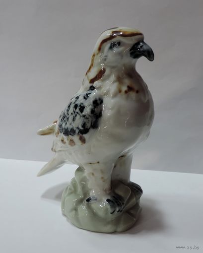 Статуэтка фарфоровая "Орлан" 60-70-е годы Европа. Высота 15 см.