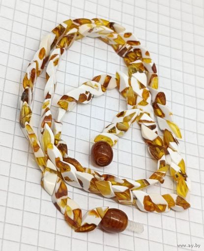 Бусы Далматин с кусочками янтаря сборки Змейка.