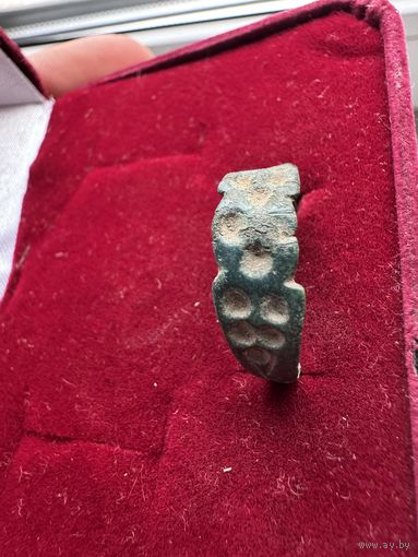 Кольцо старинное с углублениями