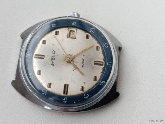 Часы Восток из СССР, баланс цел. Идут. Состояние оцениваете сами по фото.
