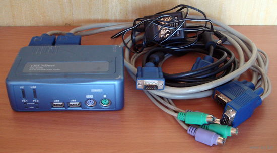 Двухпортовый коммутатор КВМ TK-210K