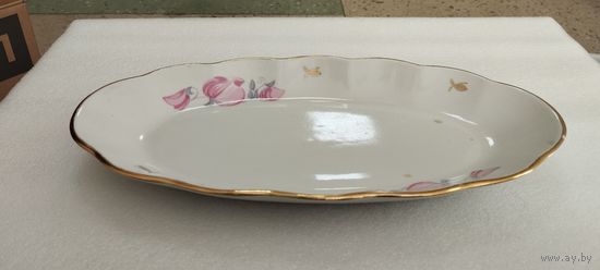 Тарелка сервирововочная, размер 27х15 см. Рига, СССР