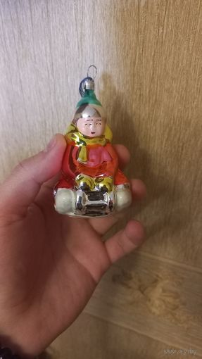 Игрушка елочная СССР мальчик на саласках