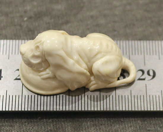 Нэцкэ , кость, резьба,период Мэйдзи (конец XIX – начало XX века)