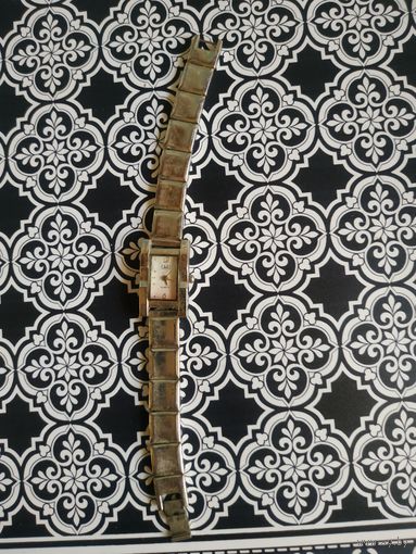 Часы наручные с браслетом.  В коллекцию,ремонт,на запчасти.Состояние на скане.