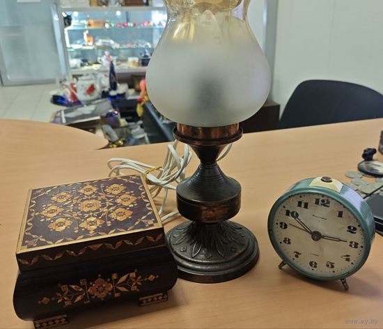 Лот из СССР. 3 предмета. Часы, шкатулка, лампа