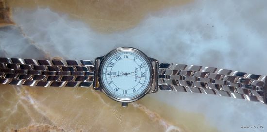 Часы золотые с браслетом