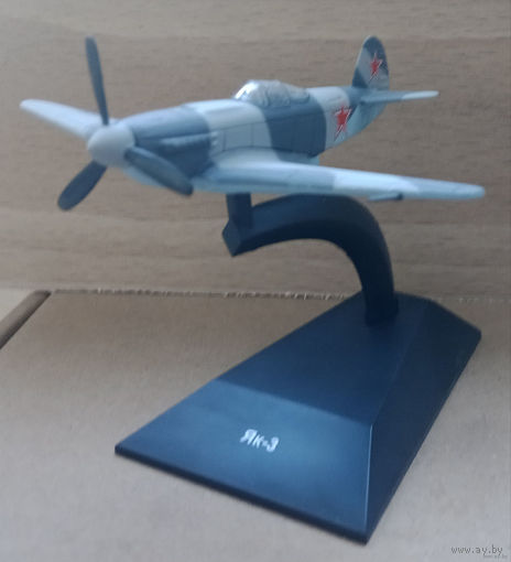 Модель самолета Як-3