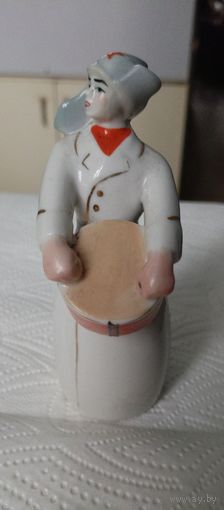 Фарфоровая статуэтка Красноармеец , Барабанщик